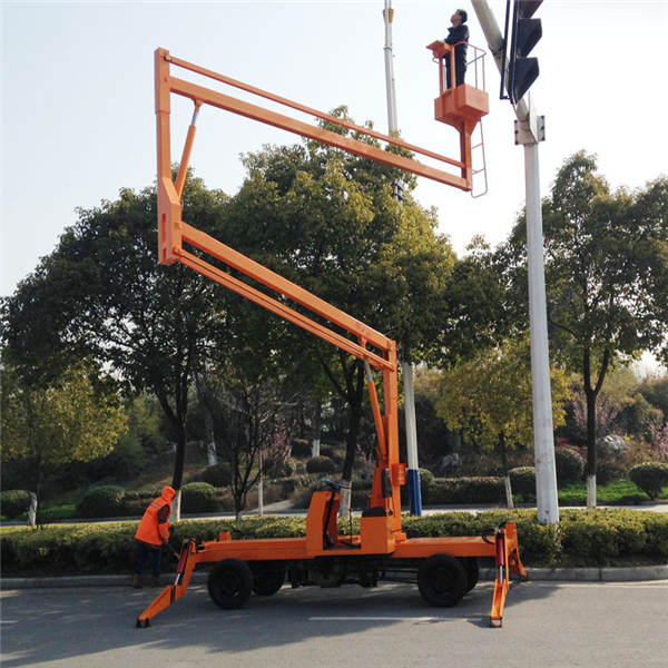 高空作業(yè)車(chē)